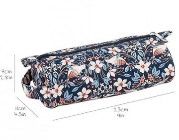 Haaknaalden etui vogels in bloei