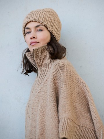 Summer softness poncho met muts